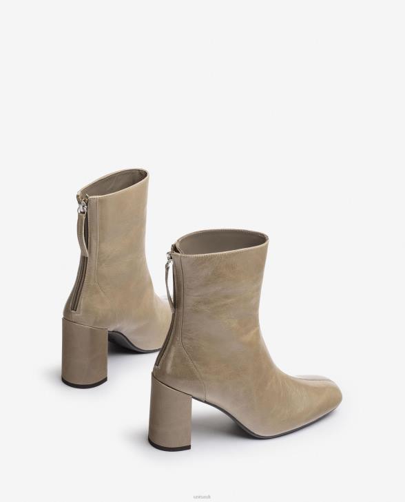 Women Unisa Square toe ankle boot with a centre seam Graceful0X8N1017