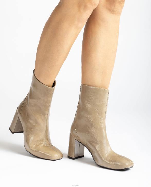 Women Unisa Square toe ankle boot with a centre seam Graceful0X8N1017