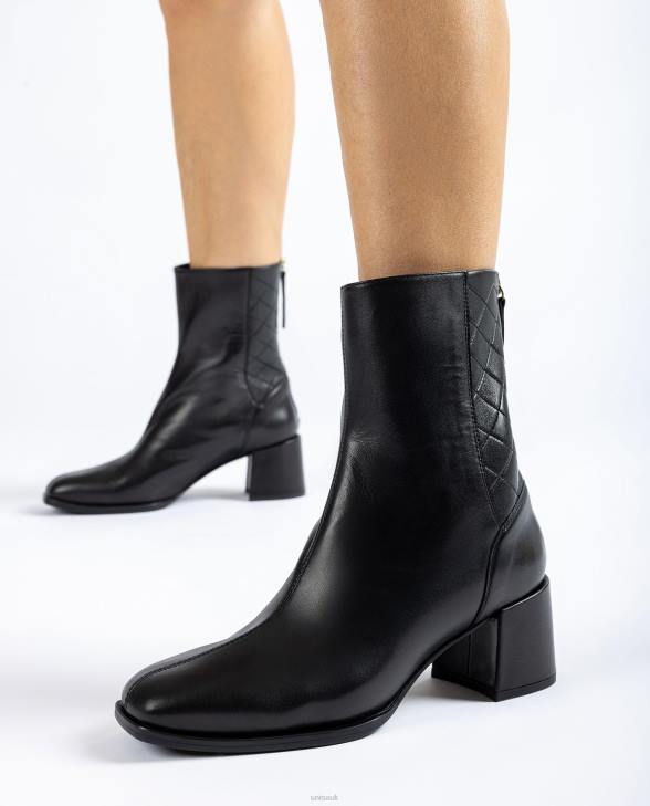 Women Unisa Square toe ankle boot with a wide heel Black0X8N990