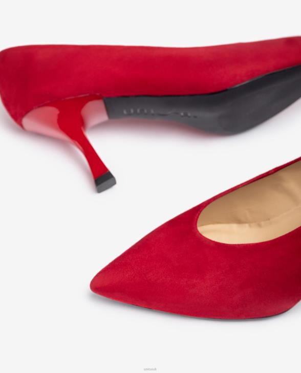 Women Unisa Pointed toe pump with a closed top line. Red0X8N1299